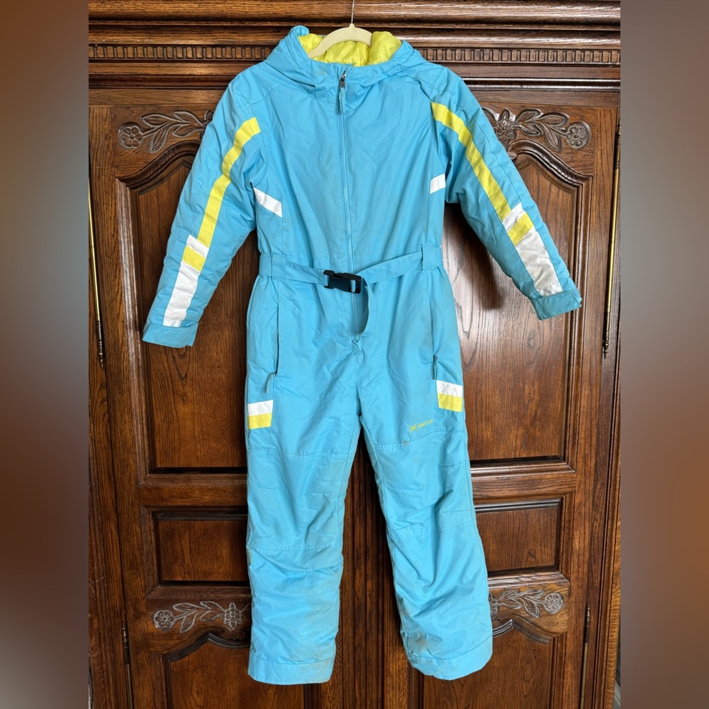 Girl's snow suit size medium (10-12)
